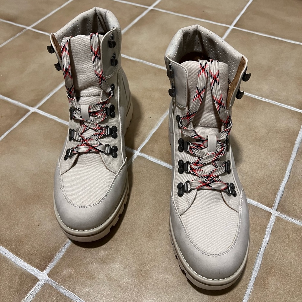 Crown Vintage Boots